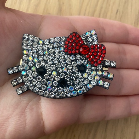 🆕 Red Bow Rhinestone Hello Kitty Hair Clip🆕 - Picture 4 of 4